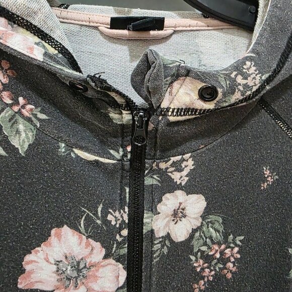 Torrid Women’s Black Floral Lounge Set – Zip Up Hoodie Size 2 & Joggers Size 1 - Picture 2 of 13